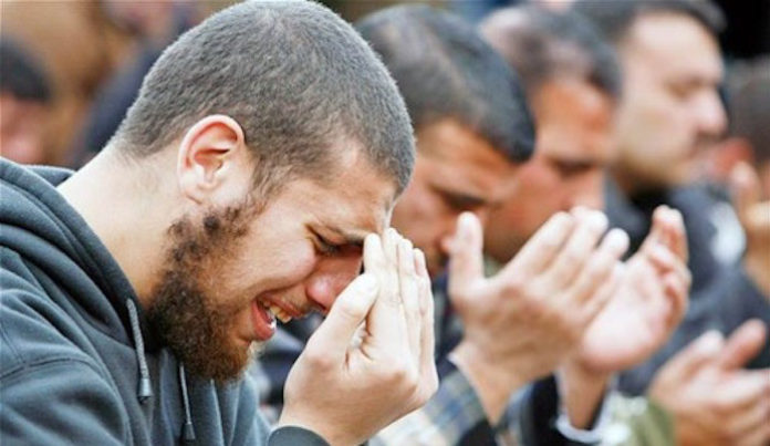 Weeping Muslims
