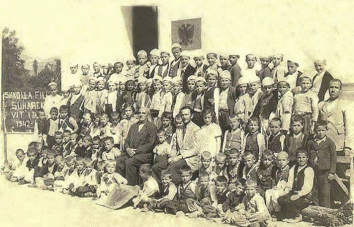 Shkollat shqipe 1941-44