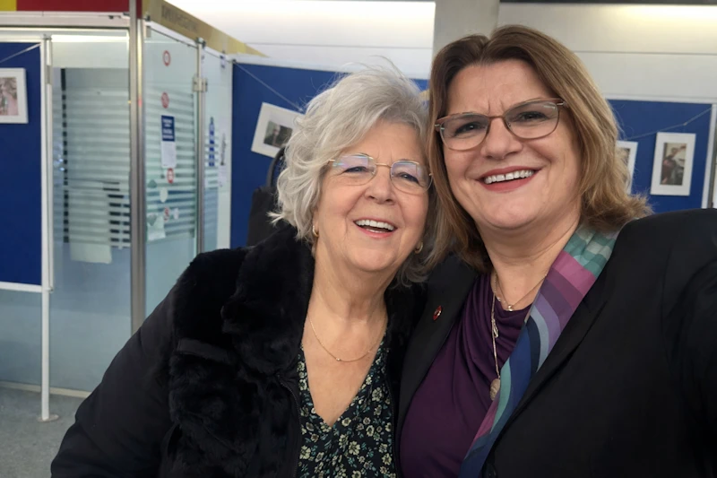 Nexhmije Mehmetaj - me një shoqe