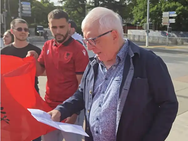 Protesta shqiptare në Gjenevë