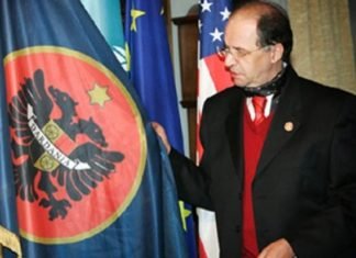 Dora që e zbriti flamurin Dardan Presidenti Ibrahim Rugova