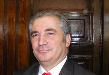 Arsimi në gjuhën shqipe dhe heshtja e partive politike Nail Draga