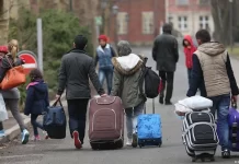 Largimet masive nga Kosova dhe pasojat … Emigrimi