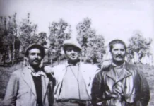 NË VITET 1944-1945 SHQIPËRIA DËRGON NË KOSOVË DY DIVIZIONE Enver Hoxha - me Dushan Mugoshën e Miladin Popoviçin