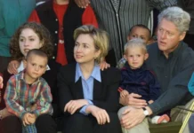 O idhulli im, shpëtimtari i popullit tim Bill e Hillary Clinton në Kosovë