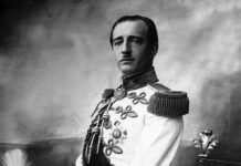 ÇËSHTJA E SHËN NAUMIT DHE E VERMOSHIT (1921 – 1926) Ahmet Zogu - me kostum, profil