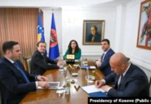 Presidentes i hasi keq sharra në gozhdën e Kushtetueses! Vjosa Osmani - takim me liderët