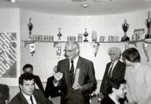 Hans-Adolf Jacobsen: Vëllimi I-rë, 1517 faqe, periudha 01.08.1940 – 31.12.1941, botuar në vitin 1965. Hans Adolf Jacobsen