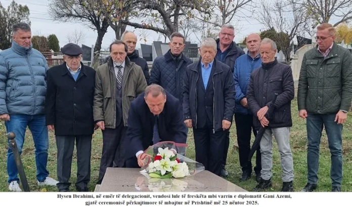 Hysen Ibrahimi - te varri i Gani Azemit - Foto Naim Kelmendi