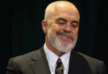 SAMIT APO JAVË TURIZMI?! Edi Rama - smirk