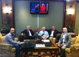 Mbylli sytë në Boca Raton, Florida, pinjolli i Derës zëmadhe të familjes Berisha të Dardanisë, aktivisti i shquar Ismet Ukë Sadik Berisha (1933-2025) Ismet Berisha- Tomë Mrijaj - Klajd Kapiniova