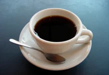 Kafe e hidhur A small cup of coffee