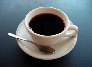 Kafe e hidhur A small cup of coffee