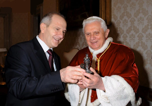 Fatmir Sejdiu - Papa Benedict Fatmir Sejdiu - Papa Benedict