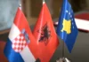 KU PO I DHEMB MINISRIT SERB PËR ALEANCËN KOSOVË – KROACI – SHQIPËRI Flamuri kroat-shqiptar-kosovar