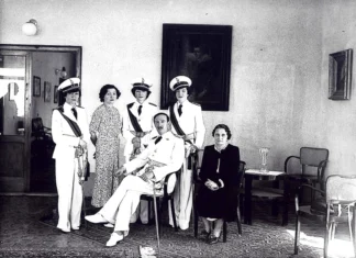 Gruaja shqiptare dhe lëvizja feministe, 1937-38 Zogu me motrat e tij