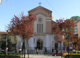 Gjon Berishaj, malësori që trondit me rrëfimin e tij!!! Kisha katolike, Tiranë