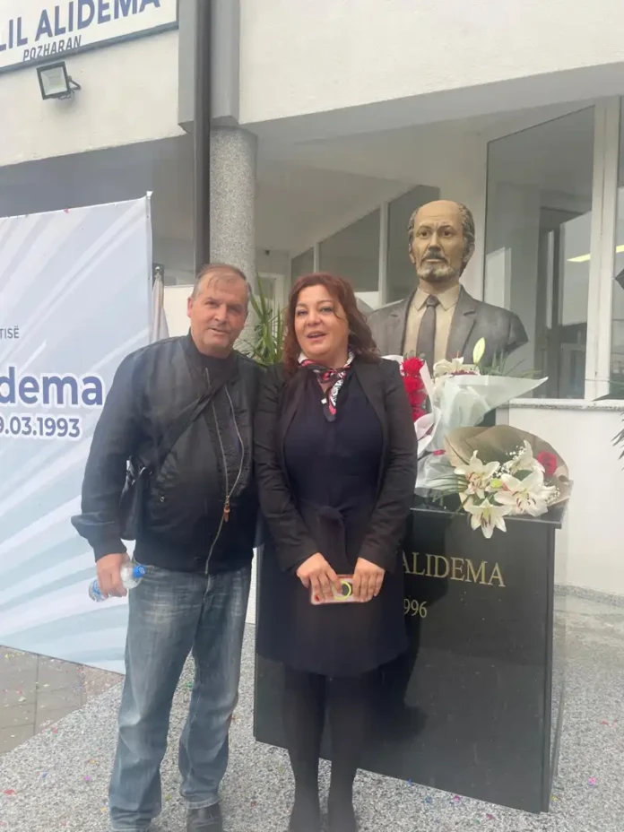 Bust për Halil Alidemën