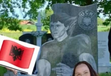 KOMBI NUK SHKELET PËR KARRIERË Kumrie Shala te varri i vëllait dëshmor