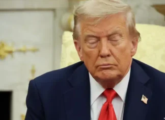 30 mjekë e shpallën Donald Trumpin të paaftë mendërisht Trump sleeping