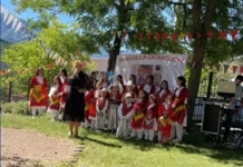 NȄ DOMGJON KU RRINȄ SHQIPONJAT Festime në Domgjon