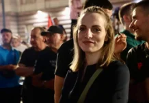 Marjana Koçeku: Letër e Hapun – shpërbleni shqiptarët me dorëheqjen tuej! Marjana Koçeku - protestë