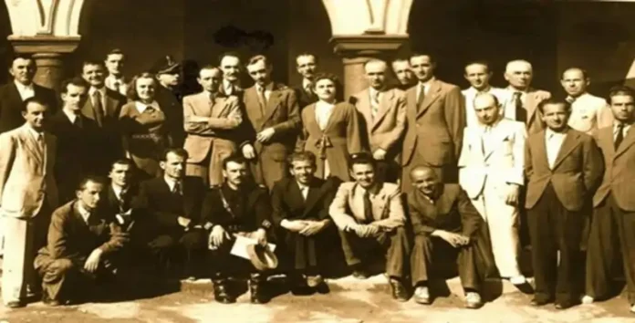 Mësuesit shqiptarë në Kosovë