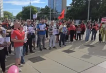 Protestë para Kombeve të Bashkuara në Gjenevë kundër tjetërsimit të pasurive kombëtare dhe kolonizimit të heshtur të Shqipërisë Protesta shqiptare në Gjenevë