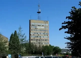Dyer të mbyllura me murana