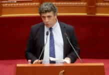 Mitologjia e “Gjyqit të kafes” dhe dështimi i dekomunistizimit Agron Tufa - Kuvend