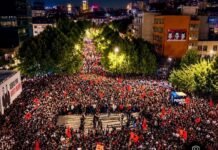 Dy analogji me evolucion pozitiv! Protestat kundër dënimit nga Gjykata Speciale