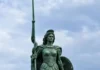 Studiuesi Auron Tare ironizon bustin e “Teutës” në Shëngjin Shtatore - Mbretëresha Teutë, Shëngjin