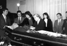 Diktatorët më të mëdhenj në botë, PËR VRASJE Enver Hoxha - vdiq