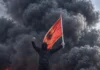 UÇK-ja NUK ËSHTË MASKË PËR VANDALIZËM DHE DHUNË! Flamuri i UÇK në protestat e studentëve, Tiranë