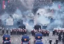 PROTESTAT Policia - luftë me protestuesit