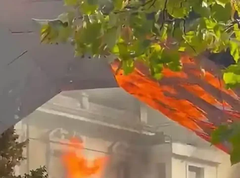 Protesta studentore - djegie në Tiranë